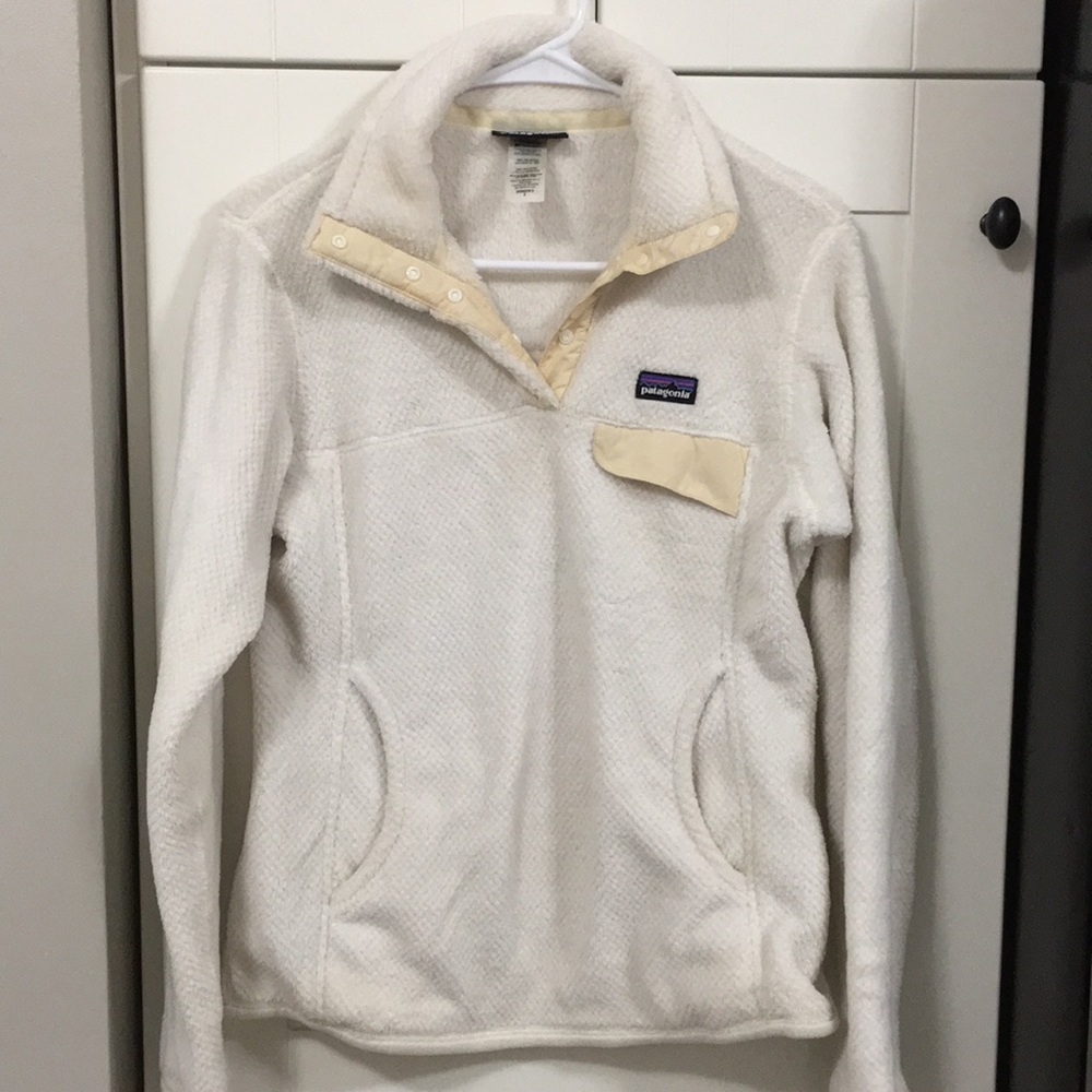 Patagonia cream 1/4 snap fuzzy pull over